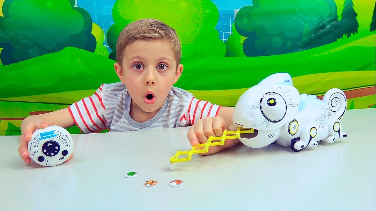 Danik-igraet-s-novym-ROBOTOM-HAMELEONOM-Igrushka-prosto-klass