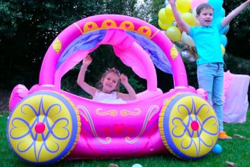 Fun-Birthday-with-Princess-Inflatable-Carriage-and-gift-Toys