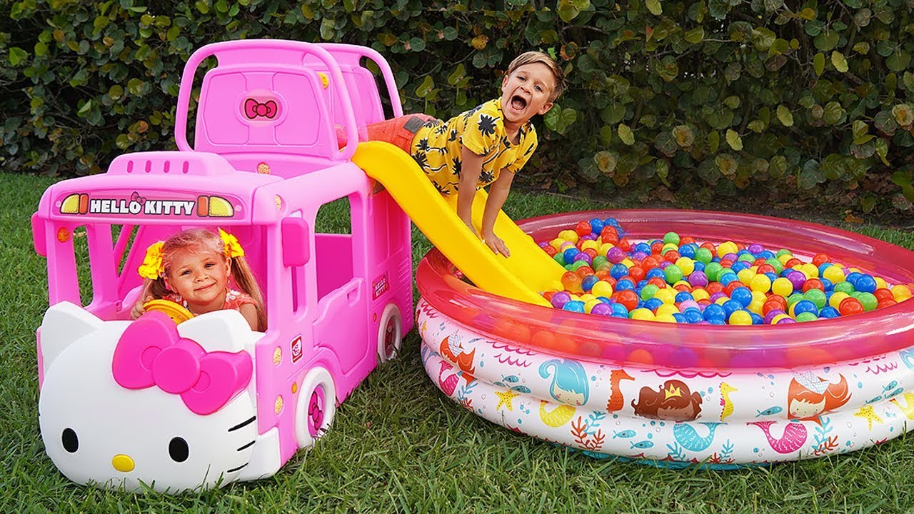 Diana-play-with-New-Toy-Bus