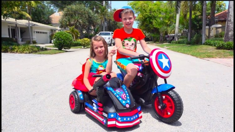 Max-and-Katy-pretend-to-be-Avengers-Heroes-and-help-to-each-others