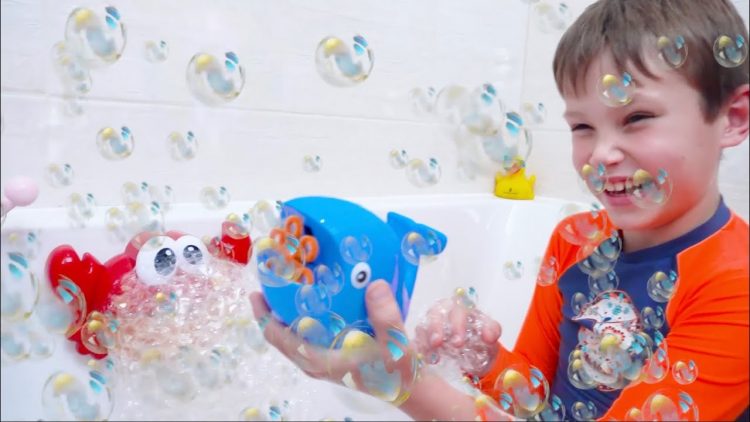 Katy-and-Max-playing-with-Bath-bubbles-Kids-show-How-to-have-a-bath-Kid-Song