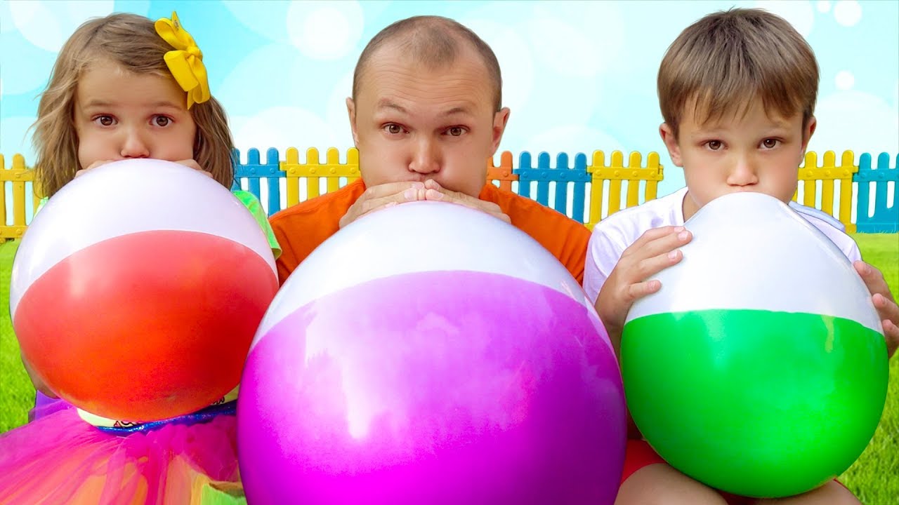 Max-and-Katy-playing-with-Balloons-and-sing-songs