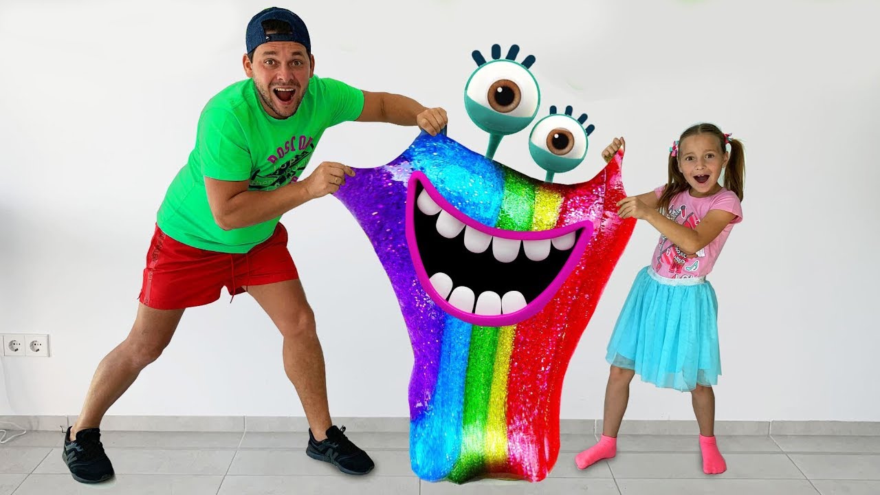 Sofiya-i-papa-delayut-sliz-i-raduzhnyj-slajm-Sofia-and-papa-make-a-Giant-slime