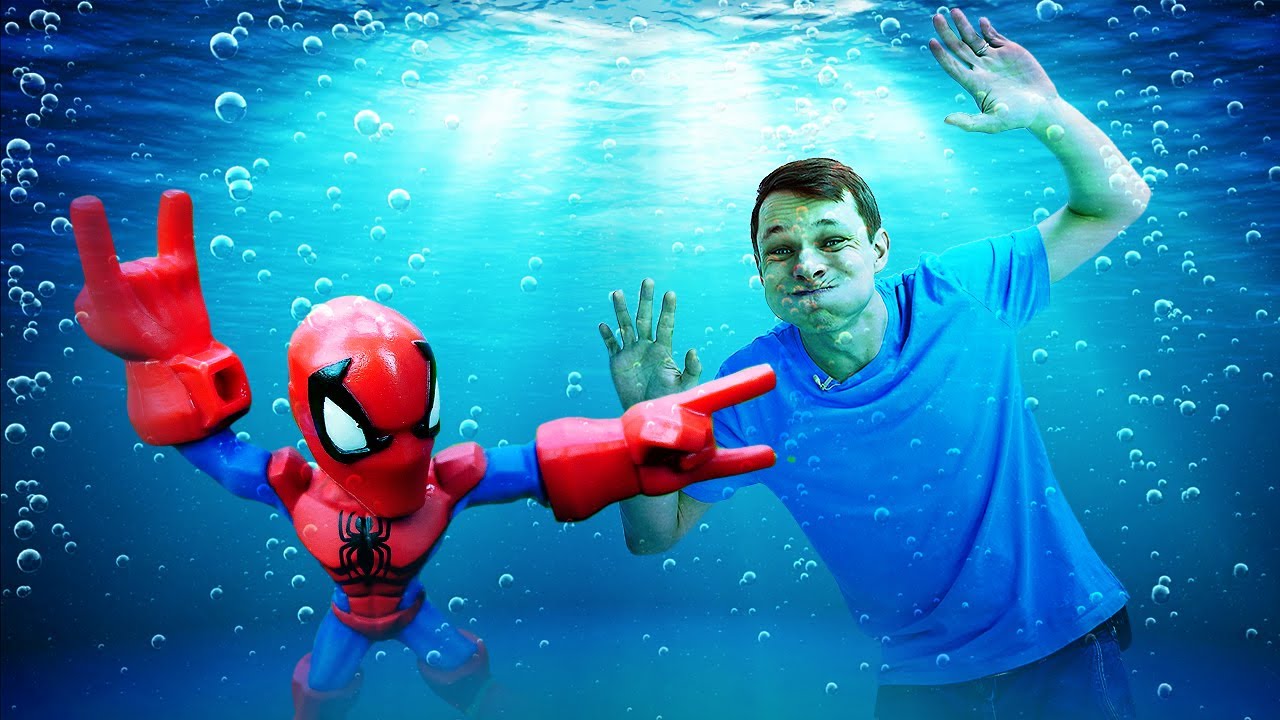 Video-igry-CHelovek-Pauk-na-vodnyh-sorevnovaniyah-Supergeroi-i-Transformery-v-Avtomasterskoj