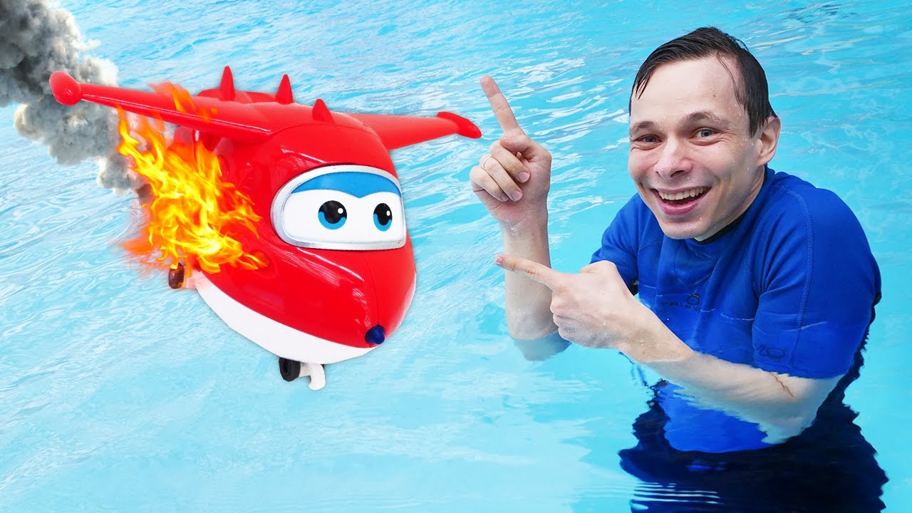 Avariya-v-Akvaparke-Super-Krylya-i-Transformery-v-video-shou-onlajn-Igry-dlya-malchikov-s-Akvatim