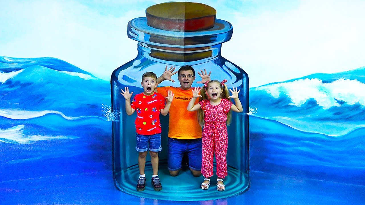 Diana-and-Roma-have-fun-day-in-the-Museum