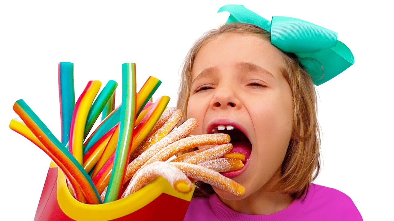 Maks-i-Katya-pokupateli-u-papy-v-Medzhik-MakDonalds